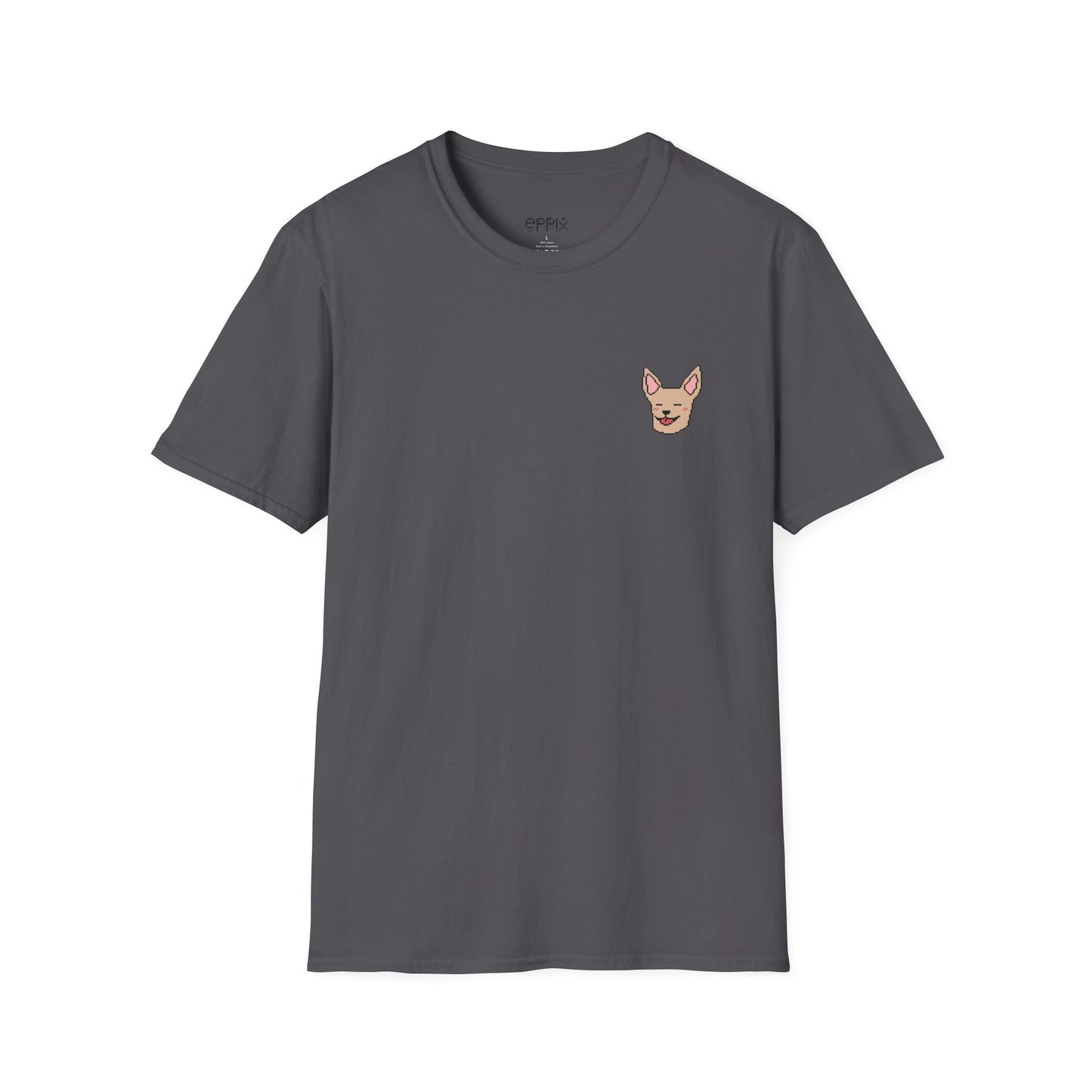 Camiseta unisex Softstyle de EPPIX: ilustración de perro chihuahua tranquilo con píxeles 